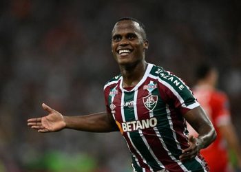 Video: Jhon Arias anota doblete en la goleada de Fluminense a Goiás El colombiano llegó a los 26 goles con el equipo brasileño.
