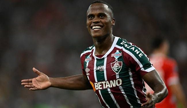 Video: Jhon Arias anota doblete en la goleada de Fluminense a Goiás El colombiano llegó a los 26 goles con el equipo brasileño.