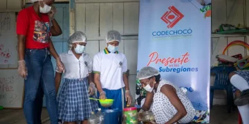 Codechocó impulsa la educación ambiental en Curbaradó con taller de reciclaje de aceite de cocina usado