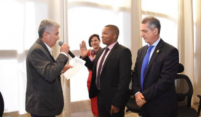 Un chocoano, Personero de Medellín Tras un largo proceso jurídico y varios peros, se posesionó el nuevo personero de Medellín.